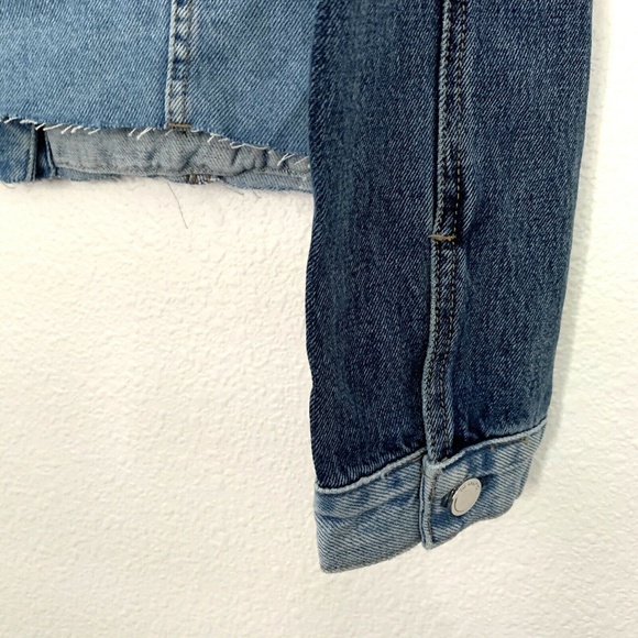 BLANK NYC Denim Jacket Womens Size Small Two Tone Blue Fray Hem NWT - Picture 10 of 10